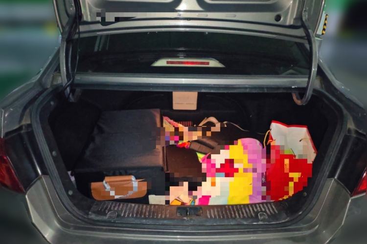 Used CHANGAN Eado 2015 1.6L Manual Luxury Model China IV Standard Trunk