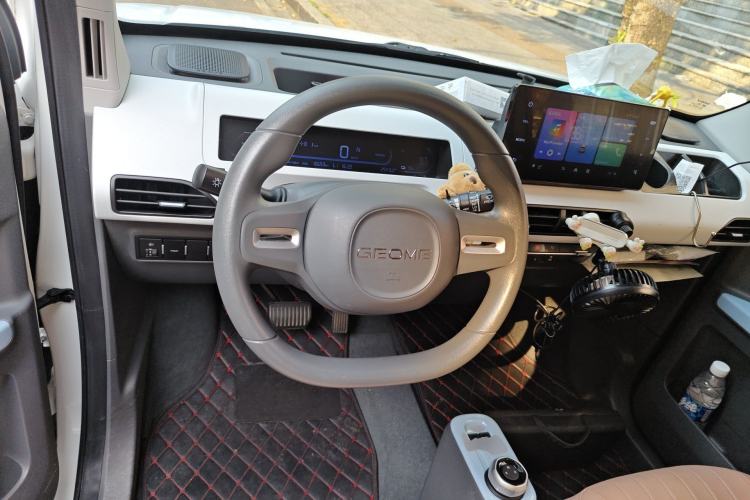 Used Geely Galaxy Panda 2023 Panda Mini 200km Endurance Bear Steering Wheel