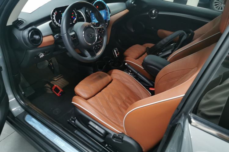 Used MINI MINI 2022 1.5T COOPER Artist
