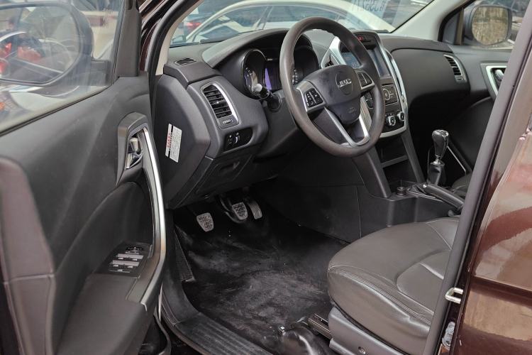 Used JMC Yuhu 3 2018 2.5T Diesel Two-Wheel Drive Advanced Version Standard Wheelbase