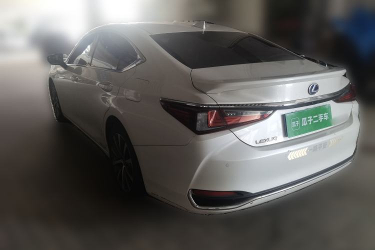 Used Lexus ES 2020 300h Premier Edition