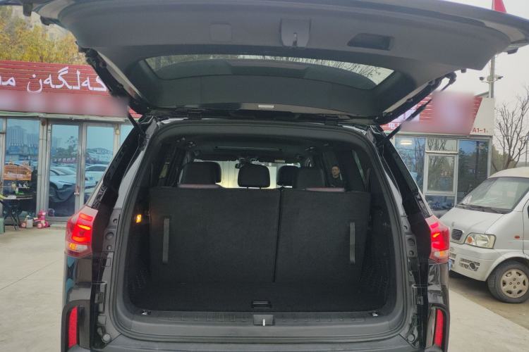 Used SAIC MAXUS D90 Pro 2023 2.0T Diesel 4x4 Comfort Edition 7-Seater
