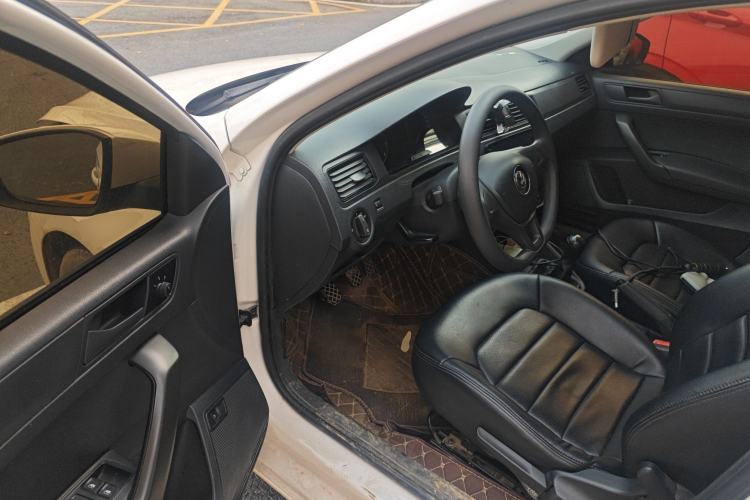 Used Volkswagen Santana 2016 1.6L Manual Fashion Edition