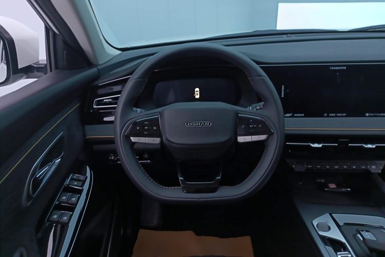 Used Oshan X7 PLUS 2023 Enjoy Edition 1.5T Automatic Pilot Model 7 Seats