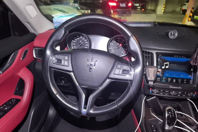 Used Maserati Levante 2016 3.0T Standard Edition Steering Wheel