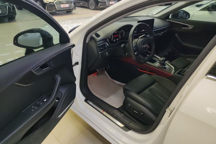 Used Audi A4L 2020 40 TFSI Luxury Dynamic Model
