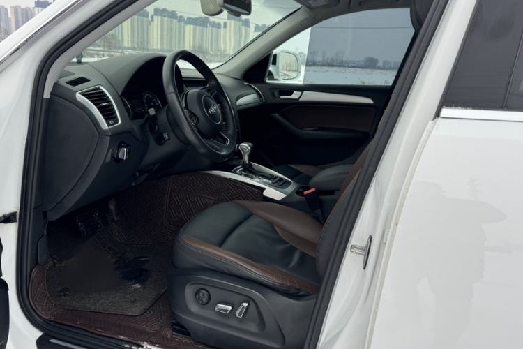 Used Audi Q5 2018 Collector's Edition 40 TFSI Technology Model Left Front Seat