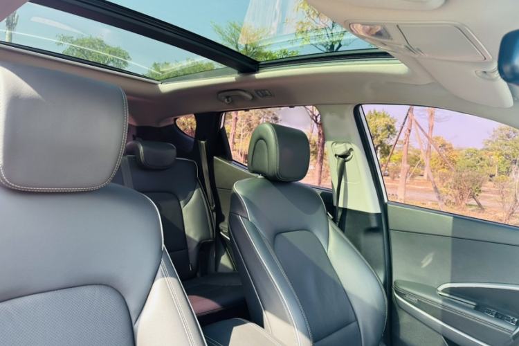 Used Hyundai Santa Fe 2017 2.0T Automatic Two-Wheel Drive Smart Version 7 Seats