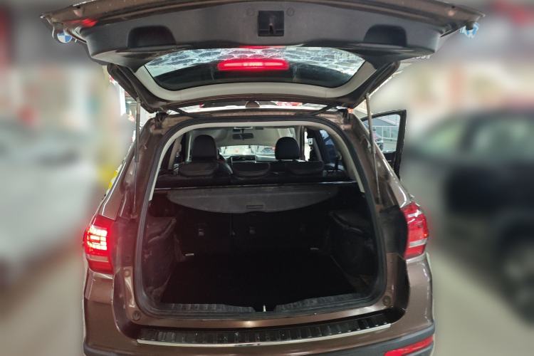 Used Haval H6 2015 Sport Edition 1.5T Automatic Two-Wheel Drive Luxury Model Trunk