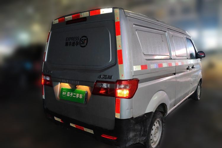 Used Jinbei Hiace X30 2023 1.5L Super-Enjoyment Van 2/5 Seats Non-Air-Conditioned Version SWC15M