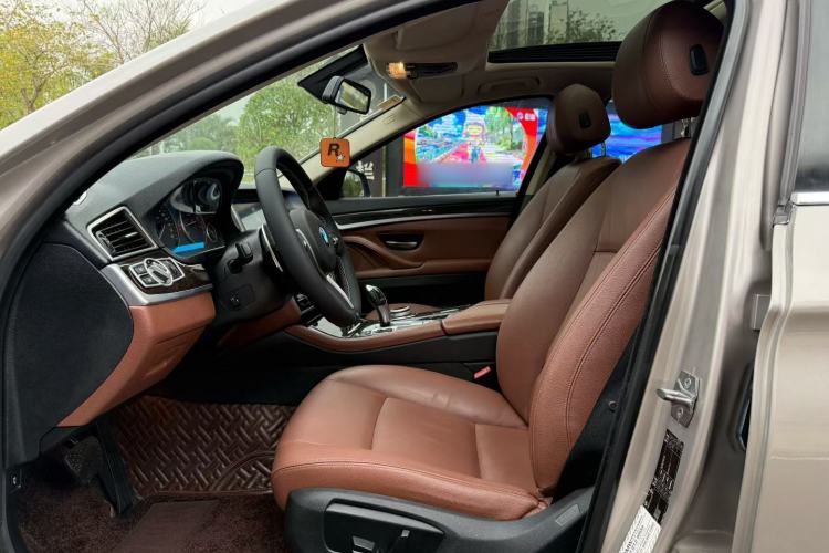 Used BMW 5 Series 2014 525Li Leading Model Interior 3