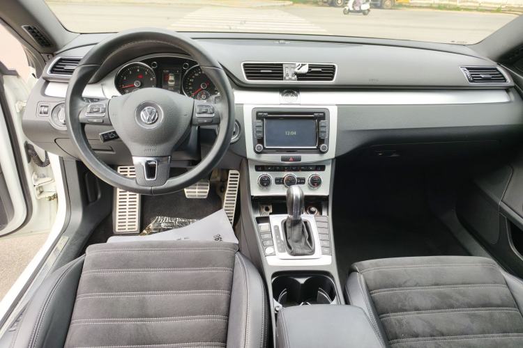Used Volkswagen FAW-Volkswagen CC 2016 1.8TSI Luxury Model Interior 3