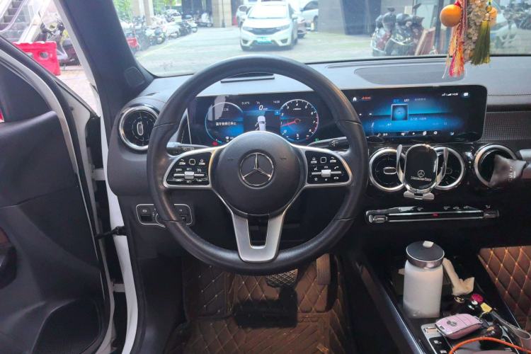 Used Mercedes-Benz GLB 2020 GLB 200 Dynamic Edition Steering Wheel