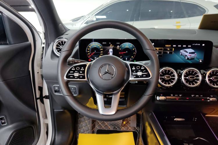 Used Mercedes-Benz GLA 2023 GLA 220 4MATIC
