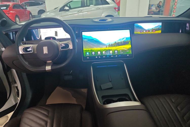 Used Avatr 11 2023 HarmonyOS Version Smart Enjoyment Upgrade Model 90-Degree Rear-Wheel Drive Edition