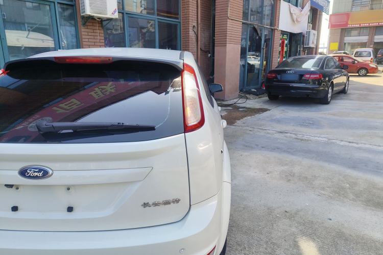 Used Ford Focus 2013 Hatchback Classic 1.8L Automatic Base Model