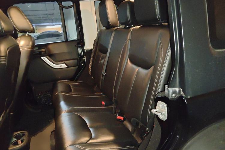 Used Jeep Wrangler 2015 3.0L Sahara Four-Door Comfort Edition Left Rear Seat