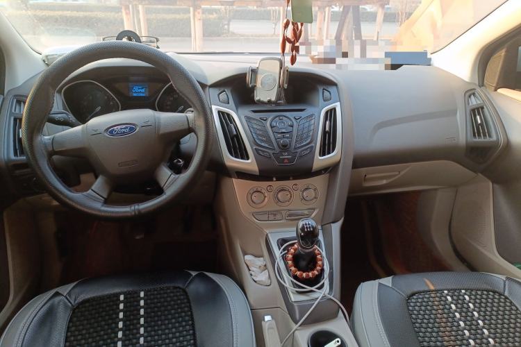 Used Ford Focus 2012 Sedan 1.6L Manual Comfort Model
