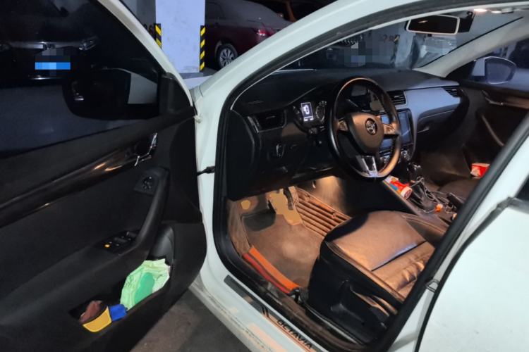 Used Skoda Octavia 2017 1.6L Automatic Smart Drive Edition Driver Seat