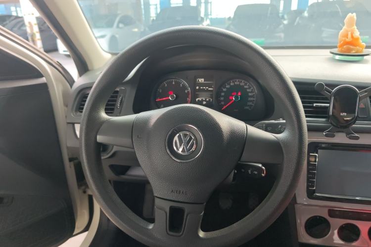 Used Volkswagen Lavida 2013 Revised Classic 1.6L Manual Fashion Edition
