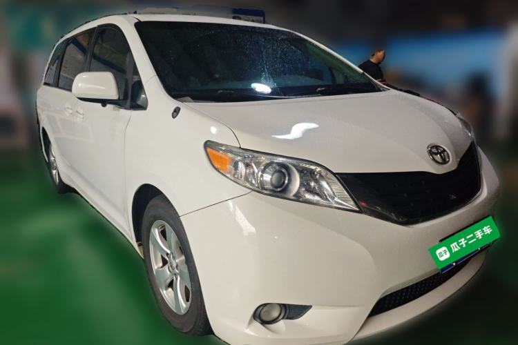 Used Toyota SIENNA 2014 3.5L Sienna LE Two-Wheel-Drive Version
