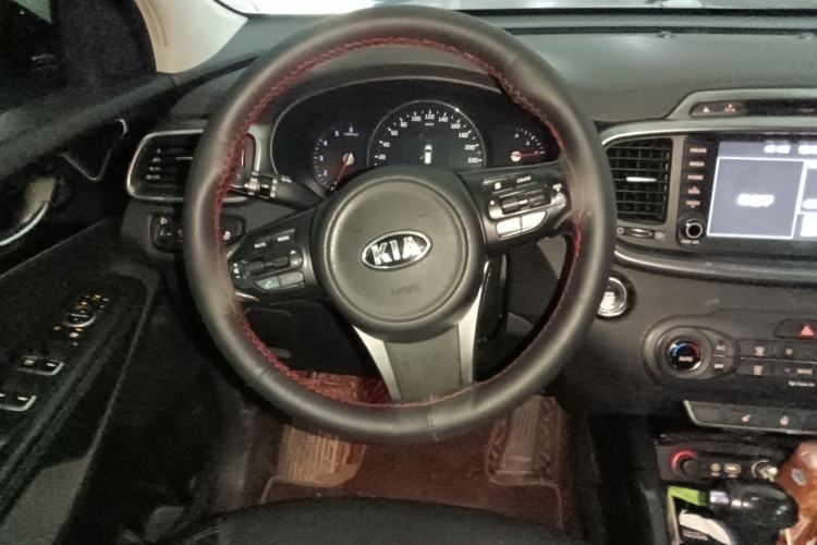 Used Kia Sorento 2015 Sorento L 2.2T Diesel 4WD Elite Edition 7 Seats China IV Standard