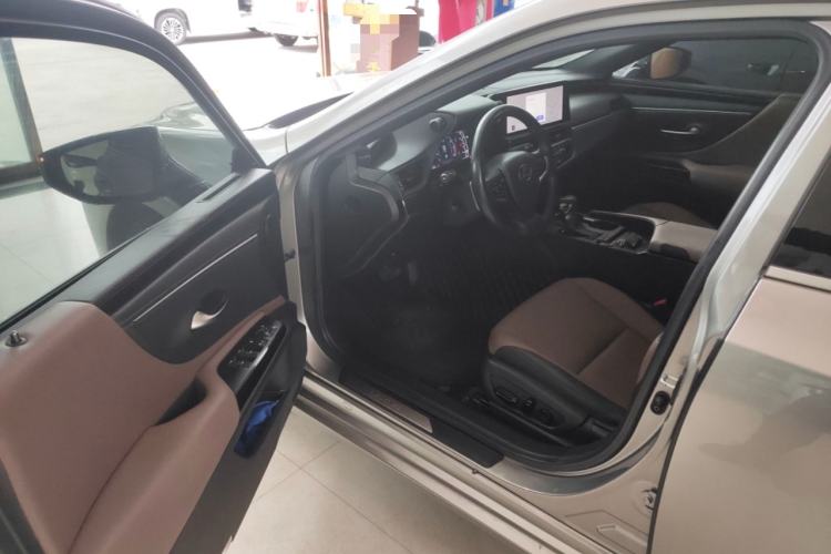 Used Lexus ES 2022 200 Excellence Edition