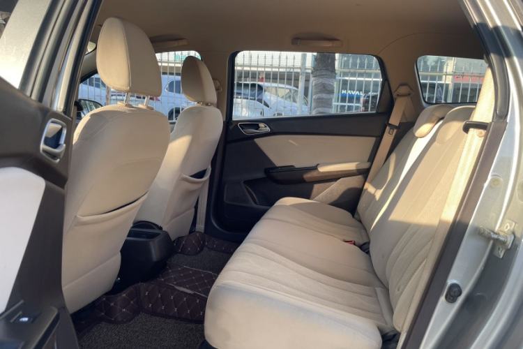 Used Baojun 310W 2017 1.5L Manual Comfort Version China V