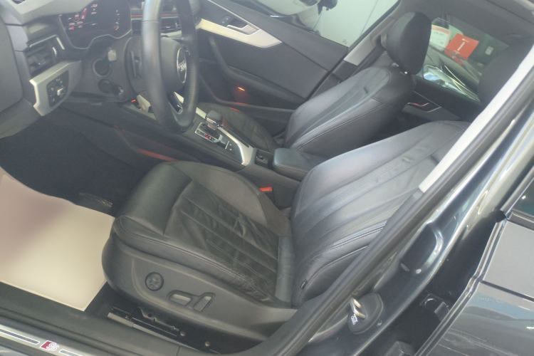 Used Audi A4L 2019 40 TFSI Fashion Edition China VI Emission Standard
