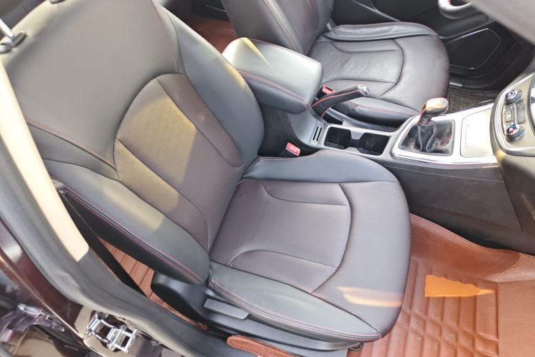 Used Baojun 560 2015 1.8L manual luxury version