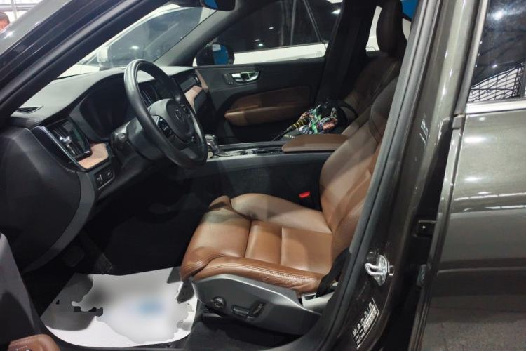 Used Volvo XC60 2021 T5 4x4 Smart Luxury Edition