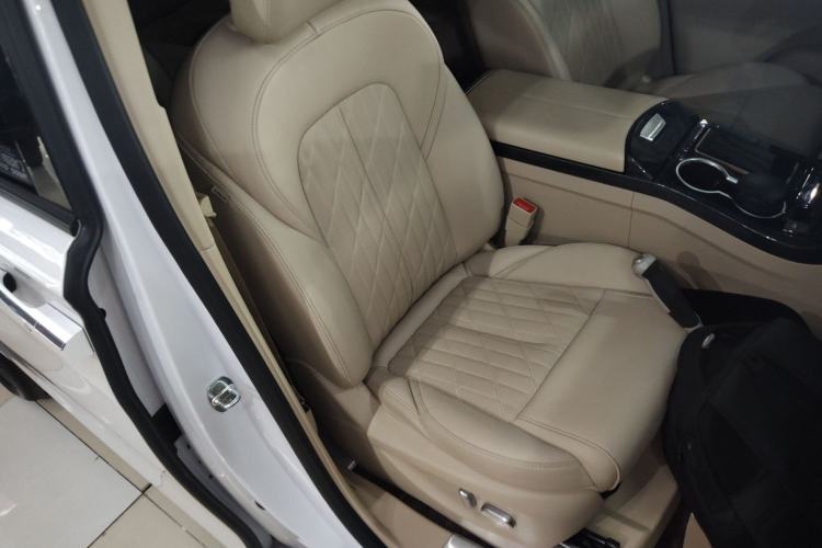 Used Buick GL8 2023 ES Lu Zun Luxury Model Right Front Seat