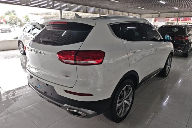Used Haval H6 2017 Red Label 2.0T Automatic Two-Wheel Drive ZhiShang Model