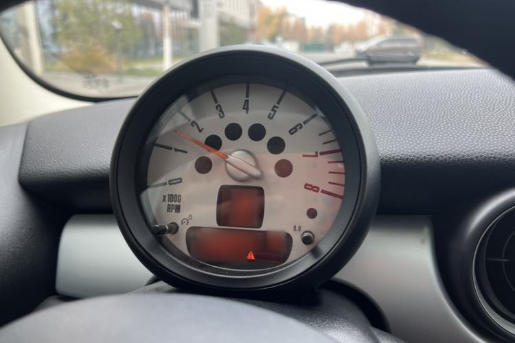 Used MINI MINI 2011 1.6L COOPER Fun