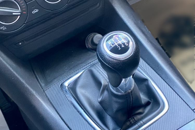 Used Mazda Mazda 3 Axela 2016 Sedan 1.5L Manual Comfort Model
