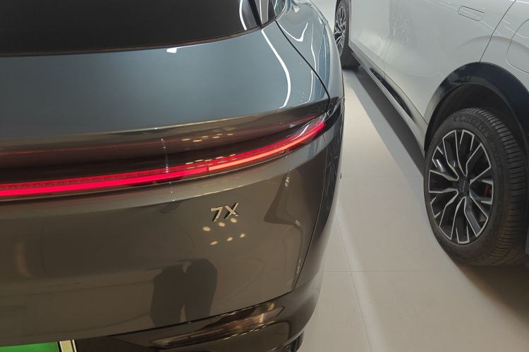 Used Zeekr 7X 2025 100kWh Long-Range All-Wheel Drive Intelligent Driving Version
