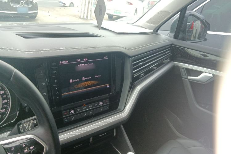 Used Volkswagen Touareg 2021 2.0 TSI Flagship Special Edition Center Console