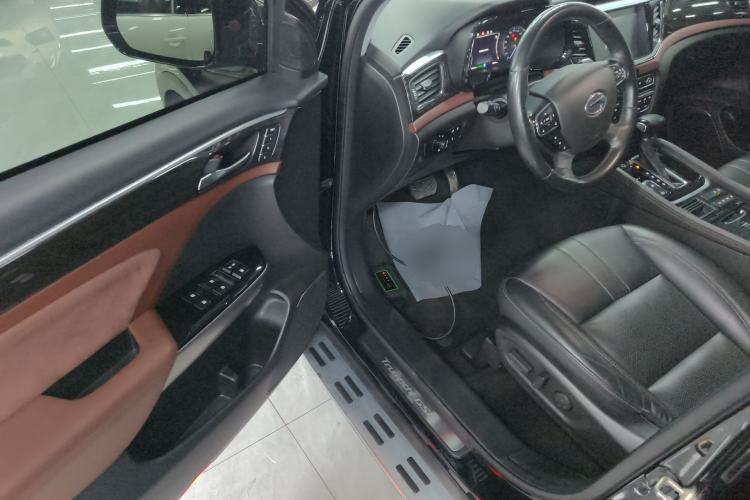 Used GAC Trumpchi GS8 2017 320T Two-Wheel Drive Luxury Smart Connectivity Version (7 Seats)
