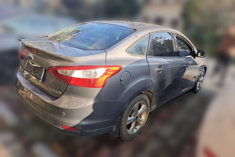 Used Ford Focus 2012 Sedan 1.6L Automatic Fashion Edition