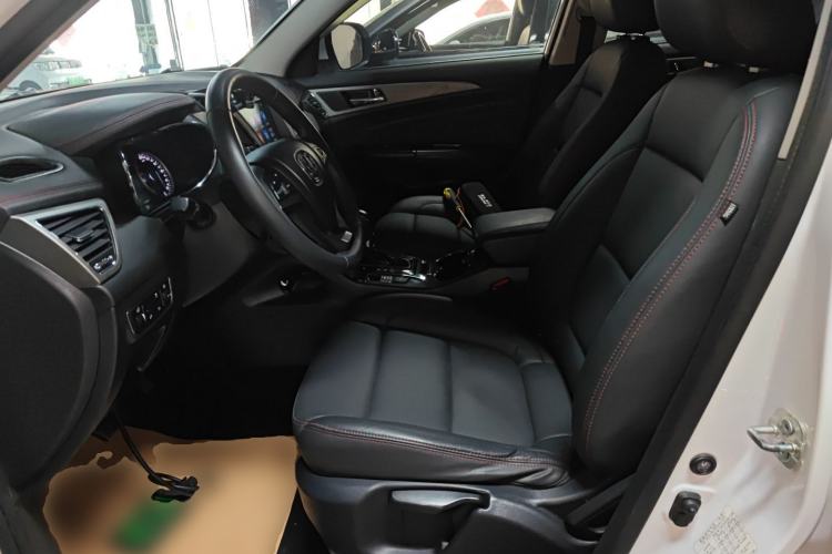 Used Changan CS75 2017 Shangkui Edition 1.5T Automatic Fengxiang Model
