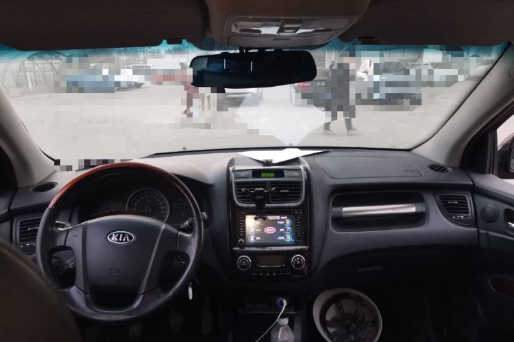 Used Kia Sportage 2011 2.0L Manual Two-Wheel-Drive GLS Center Console