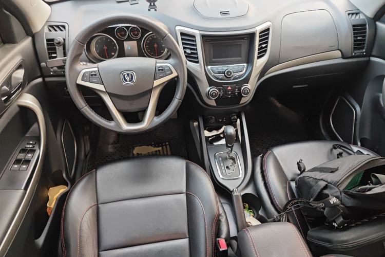 Used CHANGAN CS35 2012 1.6L Automatic Luxury Version China IV Standard Center Console