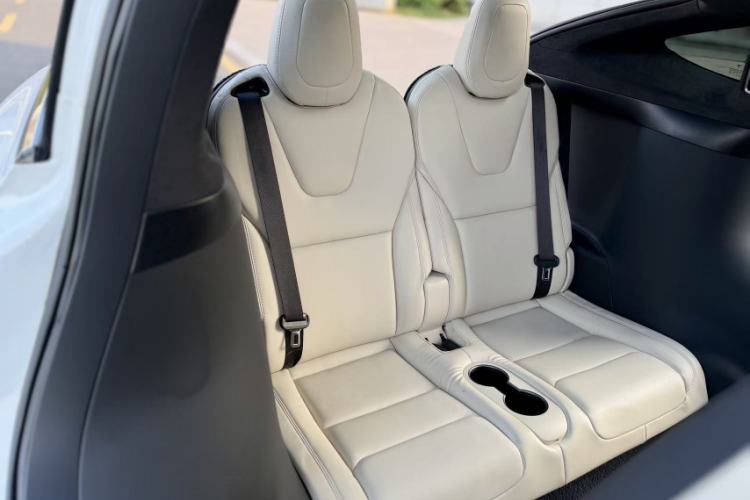 Used Tesla Model X 2019 Long-Range Version Interior 6