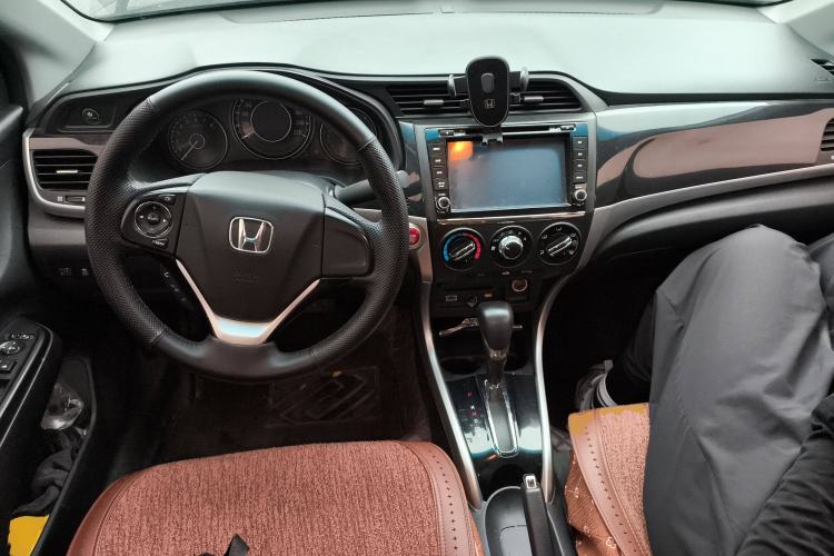 Used Honda Crider 2013 1.8L automatic luxury edition
