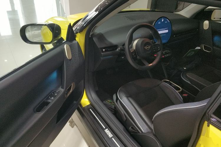 Used MINI Electric MINI COOPER 2024 456km COOPER E Classic Edition