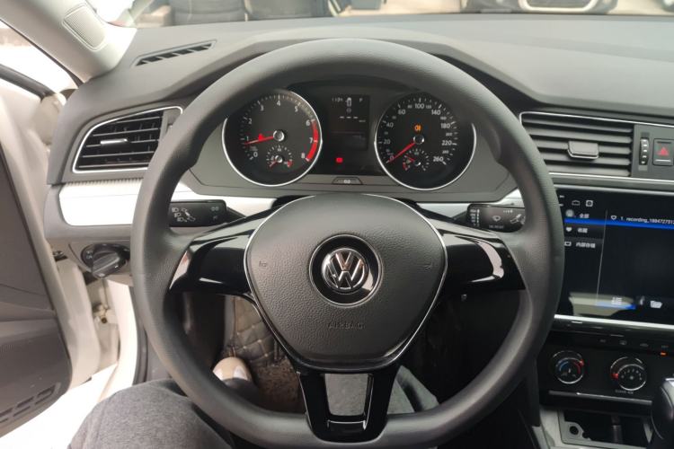 Used Volkswagen Lamando 2017 230TSI DSG Fashion Edition
