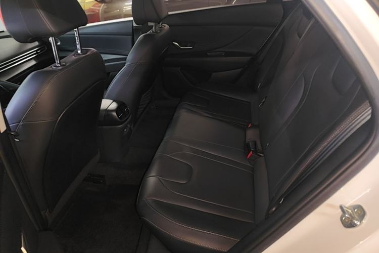Used Hyundai Elantra 2021 1.5L CVT LUX Prestige Edition
