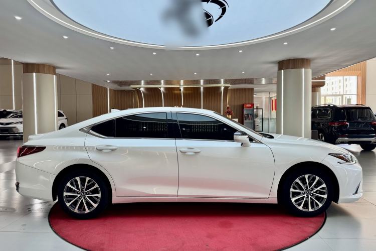 Used Lexus ES 2023 200 Excellence Edition Exterior 3