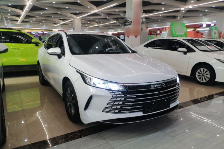 Used BYD Destroyer 05 2024 HONOR Edition DM-i 55KM Luxury Model Front Right 45 Deg