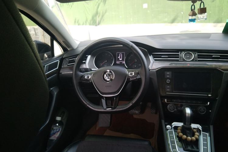 Used Volkswagen Magotan 2019 330TSI DSG Luxury Version China VI Standard Steering Wheel